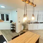 Centro Playa, Con Garaje アパート